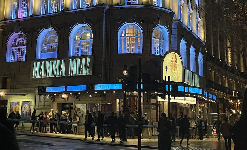 mama mia theatre