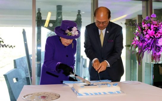 The Queen and IMO Secretary-General Kitack Lim.