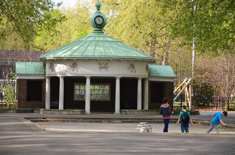 Image of three children playing at Coram's Fields.