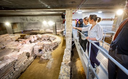 Tourists at Billingsgate Roman Baths