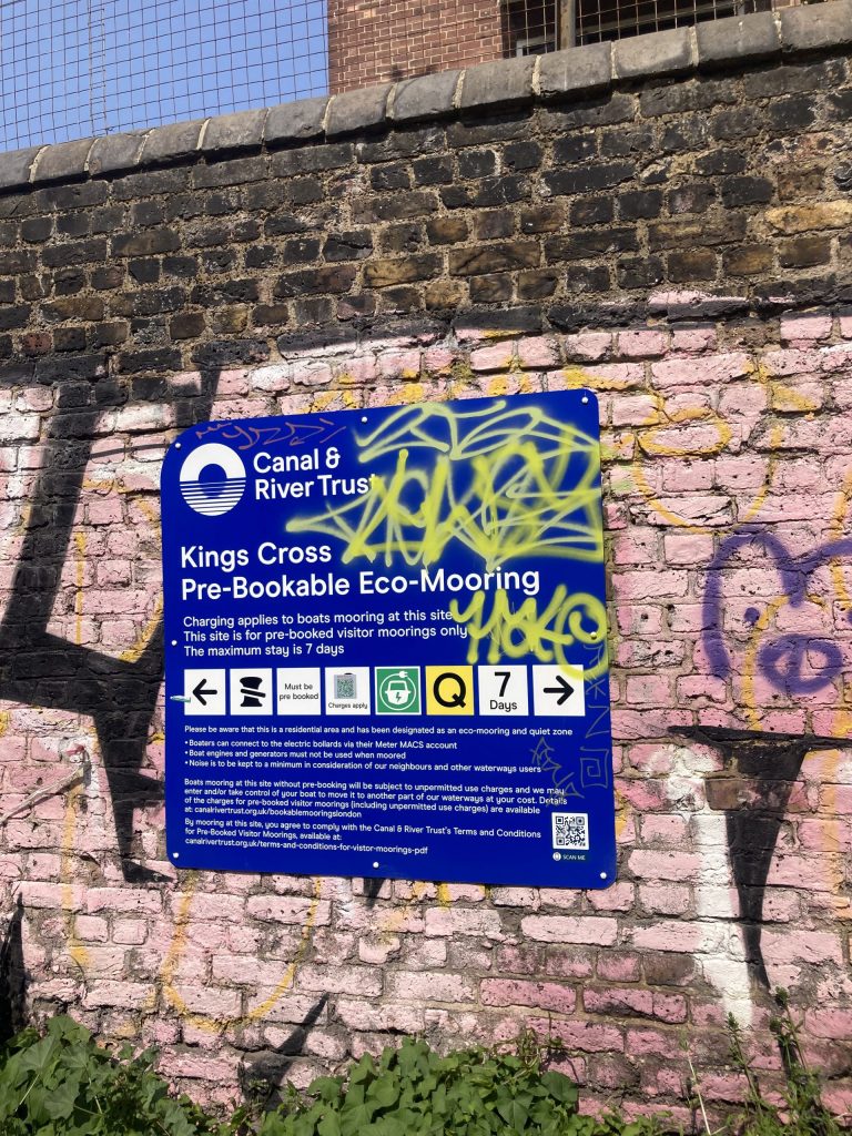 Kings Cross pre-bookable eco-mooring sign (credit: Rachael Cooper)