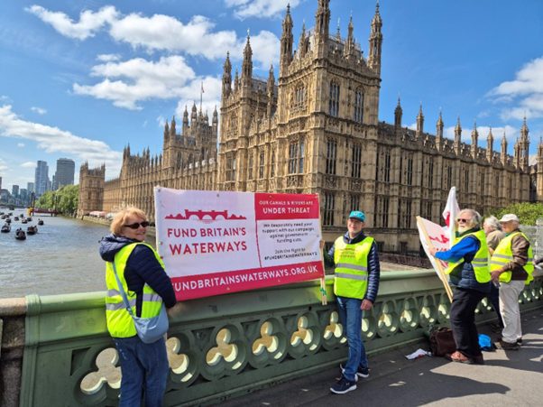 FBW supporters on Westminster Bridge (credit: Liz Rayner)