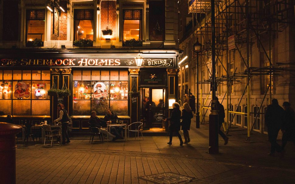 A London pub (Credit: Free to use from Unsplash)