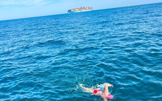 Image of Bryony Rowe swimming