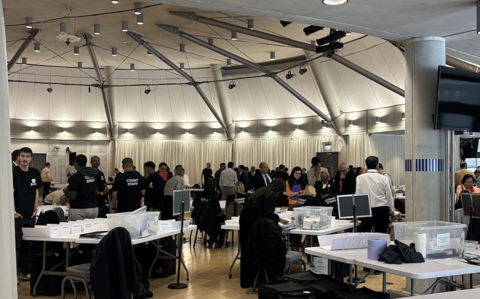 Polling Count in large room with peopl